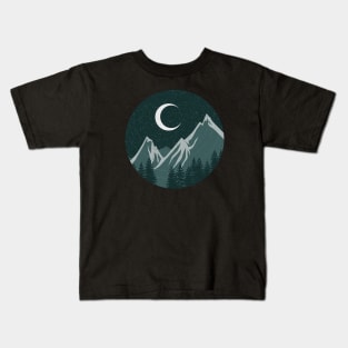 Between the mountains Kids T-Shirt